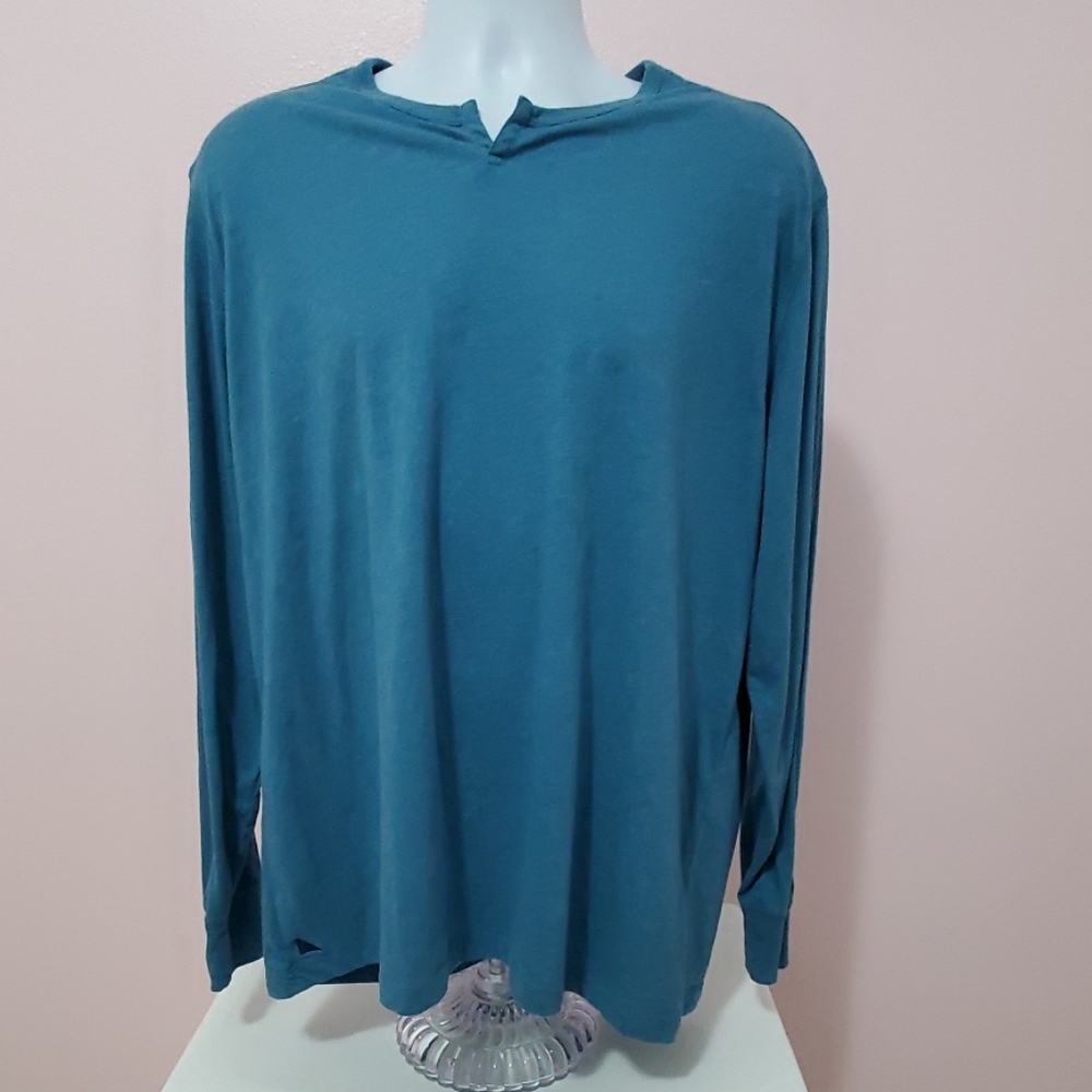 Untuckit long sleeve T Shirt